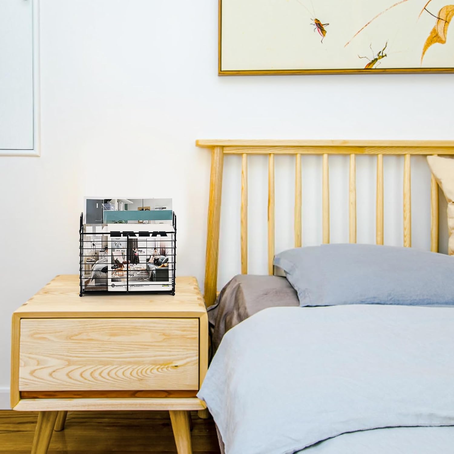 Metal Magazine Rack, Newspaper Book Tablet Storage Basket, File Holder Mail Organizer Bin with Handles, Iron Wire Black Folder Stand Holder for Home Office Bathroom Bedroom Den Living Room